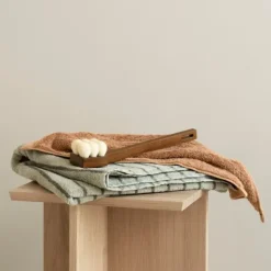 Badetuch -ARTO- Farbe Desert Sage/ Agave Green Größe 70 x 140 cm, schmale Streifen