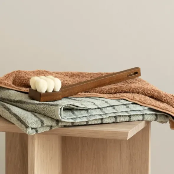 Badetuch -ARTO- Farbe Desert Sage/ Agave Green Größe 70 x 140 cm, schmale Streifen