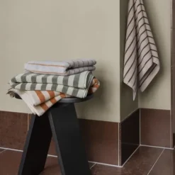 Badetuch -ARTO- Farbe Micro Chip/Tan Größe 70 x 140 cm, schmale Streifen