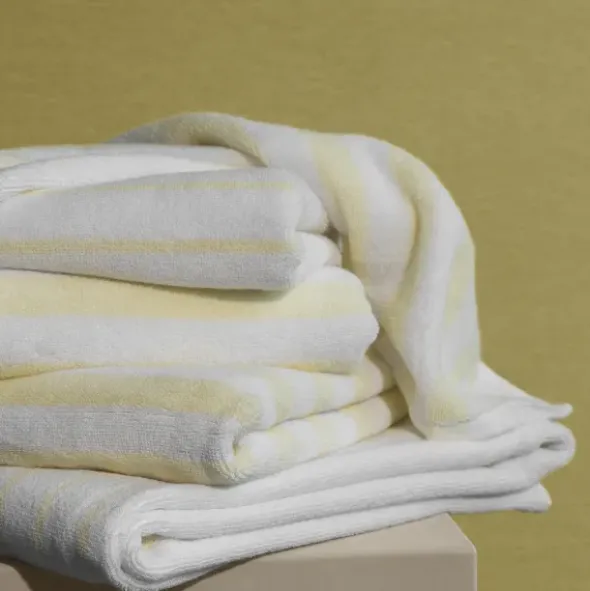Badetuch -ARTO- Farbe White/Transparent Yellow - Größe 70 x 140 cm, schmale Streifen
