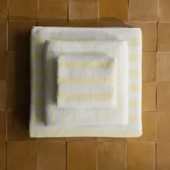 2er Set Gästehandtücher -ARTO- Farbe White/Transparent Yellow - Größe 30 x 50 cm, breite Streifen