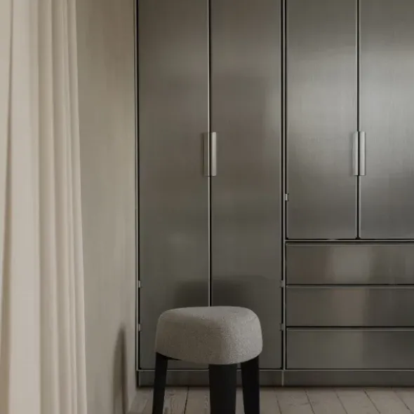 Hocker -KUON- Stoff Boucla Farbe Shitake, oak black stained