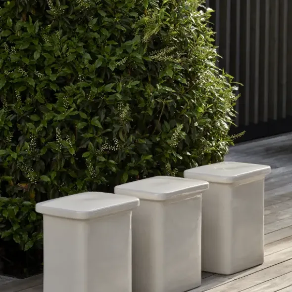 Keramikhocker -TOKI- Farbe Lily White - T-Shape